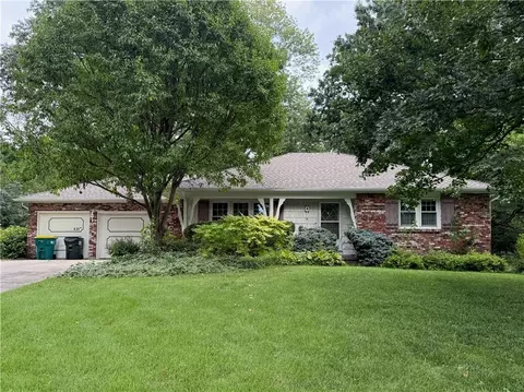 5317 Lucille Ln, Shawnee, KS 66203