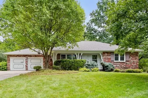 5317 Lucille Ln, Shawnee, KS 66203