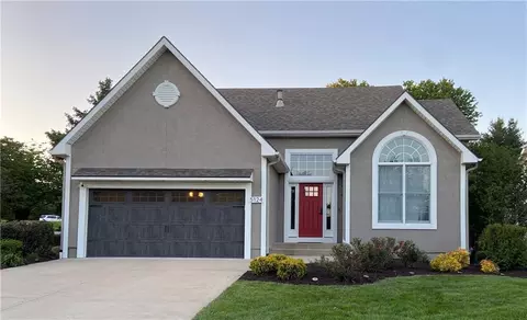 5124 W 159th Ter, Overland Park, KS 66085