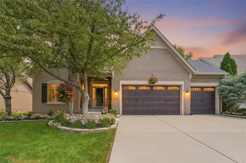 16025 Eby St, Overland Park, KS 66085