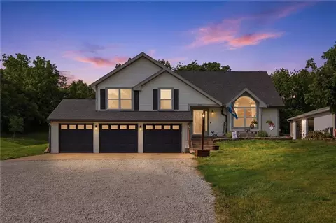 964 N 5th Hwy, Lansing, KS 66043