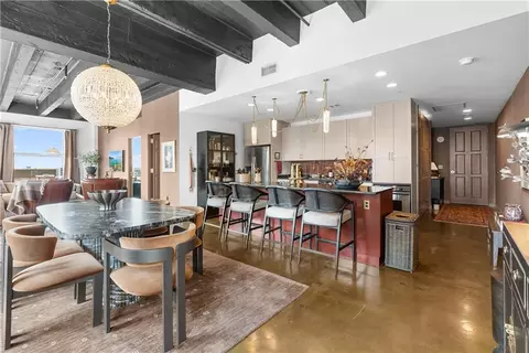 21 W 10th St #15D, Kansas City, MO 64105