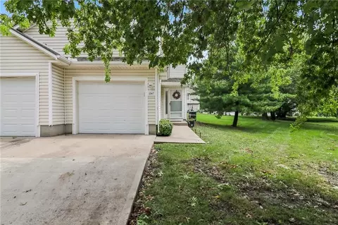 Exterior - 1347 SE Broadway Cir, Lees Summit, MO 64081 photo 2 of 7