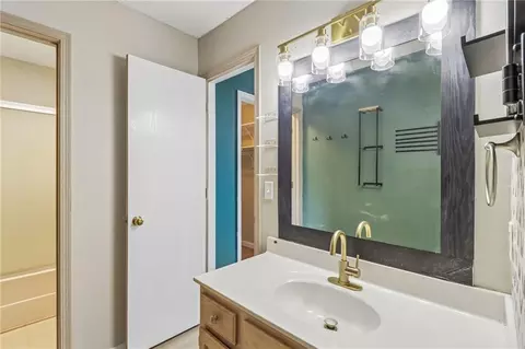Bath - 1347 SE Broadway Cir, Lees Summit, MO 64081 photo 3 of 3