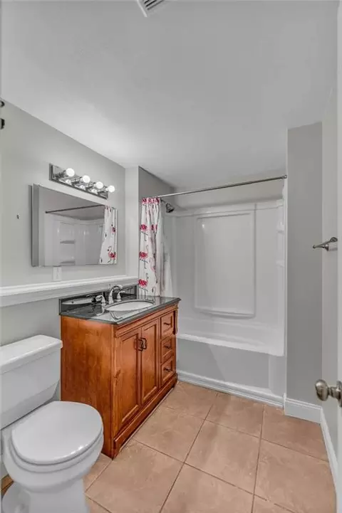 Bath - 931 E 14th Ter, Eudora, KS 66025 photo 4 of 5