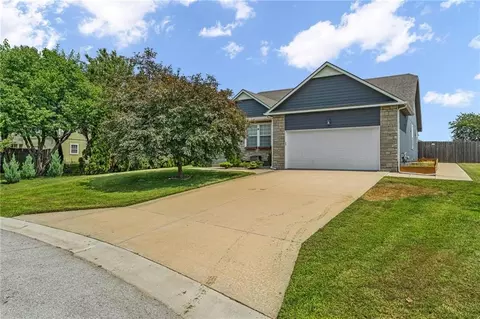 Exterior - 931 E 14th Ter, Eudora, KS 66025 photo 2 of 6