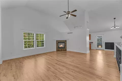 Living - 931 E 14th Ter, Eudora, KS 66025 photo 2 of 5