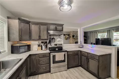 Kitchen - 14700 E 39th Ter, Independence, MO 64055 photo 2 of 3