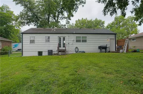 Exterior - 14700 E 39th Ter, Independence, MO 64055 photo 4 of 4