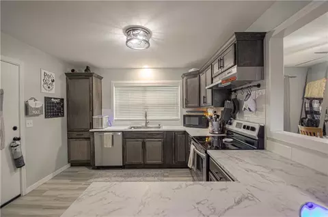 Kitchen - 14700 E 39th Ter, Independence, MO 64055 photo 1 of 3