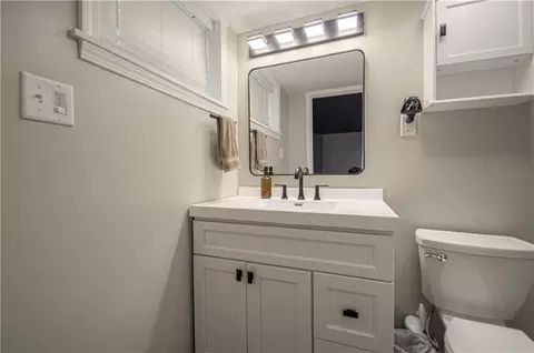 Bath - 14700 E 39th Ter, Independence, MO 64055 photo 2 of 3