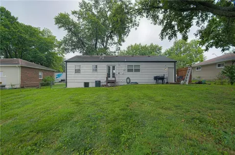Exterior - 14700 E 39th Ter, Independence, MO 64055 photo 3 of 4