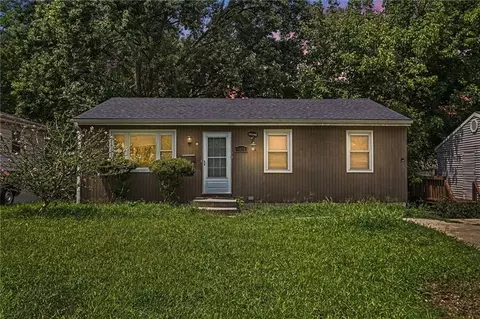 8026 NE 50th St, Kansas City, MO 64119