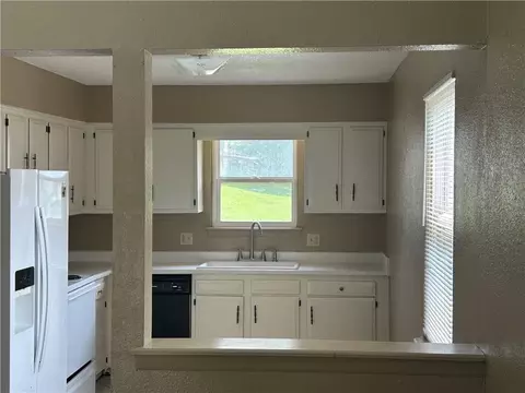 Kitchen - 4108 4110 Crackerneck Rd, Independence, MO 64055 photo 3 of 6