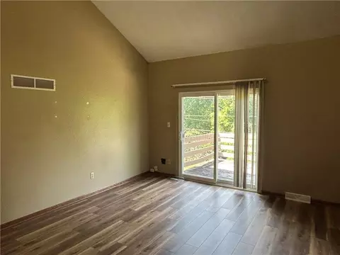 Living - 4108 4110 Crackerneck Rd, Independence, MO 64055 photo 8 of 12