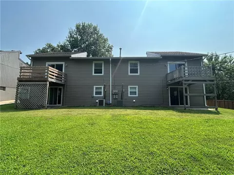 Exterior - 4108 4110 Crackerneck Rd, Independence, MO 64055 photo 3 of 4