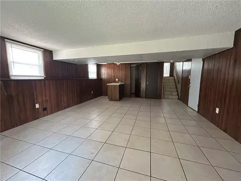 Living - 4108 4110 Crackerneck Rd, Independence, MO 64055 photo 11 of 12