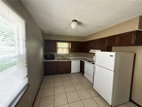 Kitchen - 4108 4110 Crackerneck Rd, Independence, MO 64055 photo 6 of 6