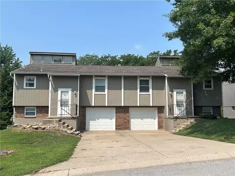 Exterior - 4108 4110 Crackerneck Rd, Independence, MO 64055 photo 2 of 4
