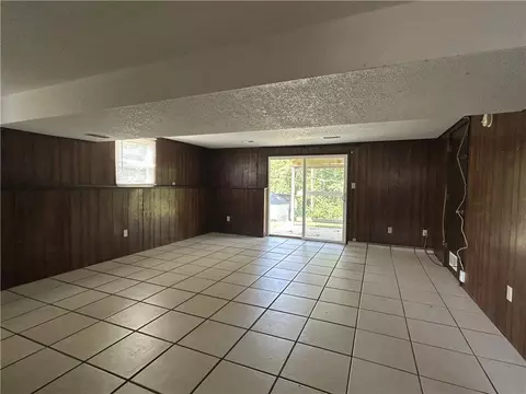 Living - 4108 4110 Crackerneck Rd, Independence, MO 64055 photo 6 of 12