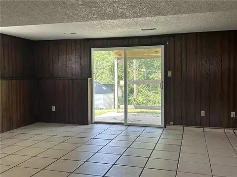 Living - 4108 4110 Crackerneck Rd, Independence, MO 64055 photo 5 of 12