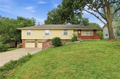 10936 Myrtle Ave, Kansas City, MO 64137