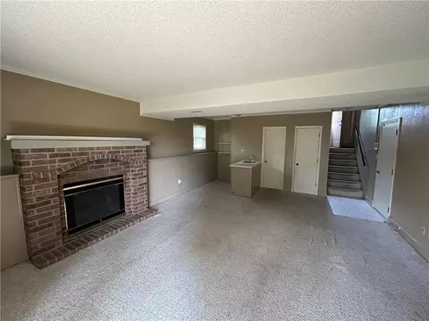 Living - 17405 E 41st Ter, Independence, MO 64055 photo 4 of 5