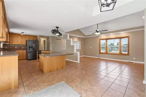 5621 Blue Ridge Cut Off, Kansas City, MO 64133