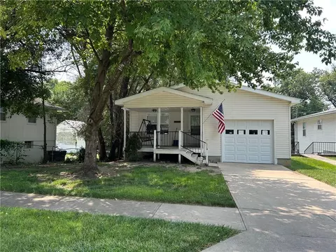 725 A B Kiowa St, Leavenworth, KS 66048