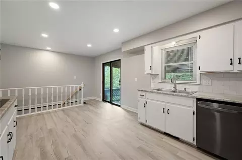 Entry Way - 705 NE Darwin St, Lees Summit, MO 64063 photo 1 of 1
