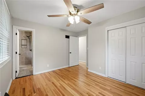 Bedroom - 705 NE Darwin St, Lees Summit, MO 64063 photo 4 of 5