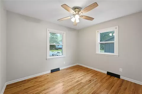 Bedroom - 705 NE Darwin St, Lees Summit, MO 64063 photo 2 of 5