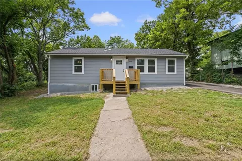 8428 Flora Ave, Kansas City, MO 64131
