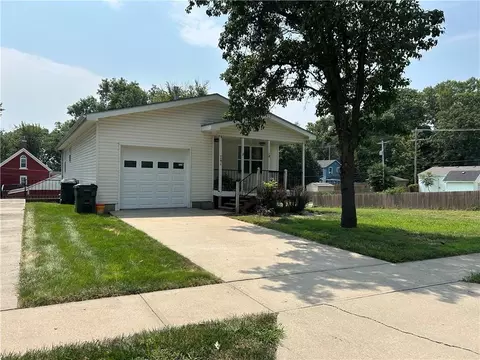 727 A B Kiowa St, Leavenworth, KS 66048