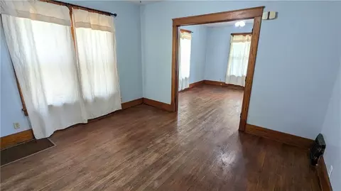 Living - 503 Kickapoo St, Hiawatha, KS 66434 photo 3 of 3