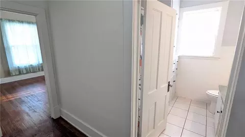 Entry Way - 503 Kickapoo St, Hiawatha, KS 66434 photo 2 of 7
