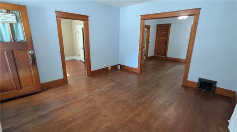 Living - 503 Kickapoo St, Hiawatha, KS 66434 photo 1 of 3