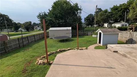 Exterior - 503 Kickapoo St, Hiawatha, KS 66434 photo 1 of 3
