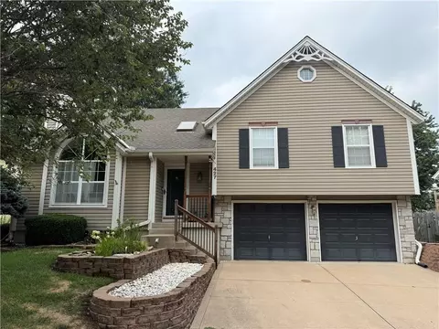 427 SE Franklin Ct, Blue Springs, MO 64014