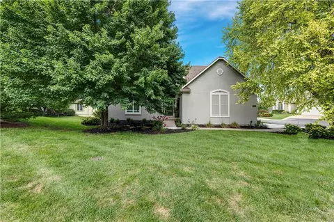14349 Norwood St, Leawood, KS 66224