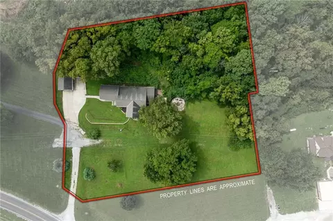 9406 SW State Route Jj, Saint Joseph, MO 64504