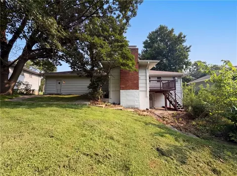 Exterior - 10405 E 80th St, Kansas City, MO 64138 photo 4 of 6