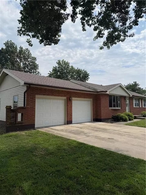 Exterior - 1605 S Pine St, Holden, MO 64040 photo 2 of 5