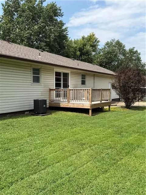 Exterior - 1605 S Pine St, Holden, MO 64040 photo 4 of 5