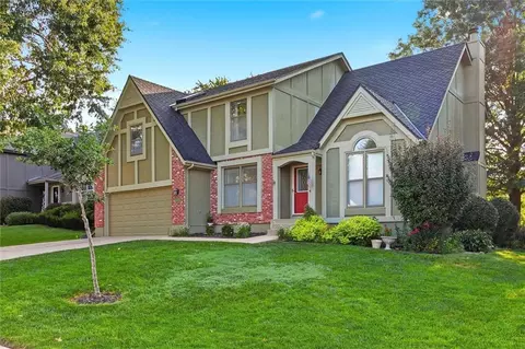 17538 W 112th St, Olathe, KS 66061