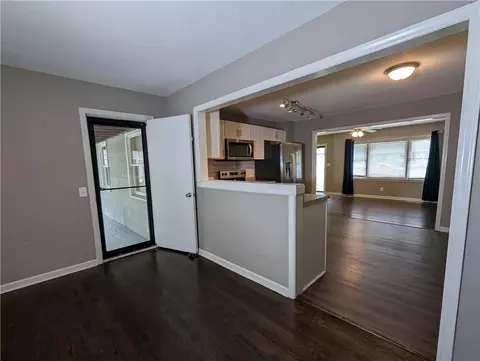 Entry Way - 9135 Richards Dr, Raytown, MO 64133 photo 2 of 5