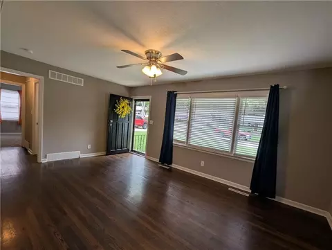 Living - 9135 Richards Dr, Raytown, MO 64133 photo 4 of 9
