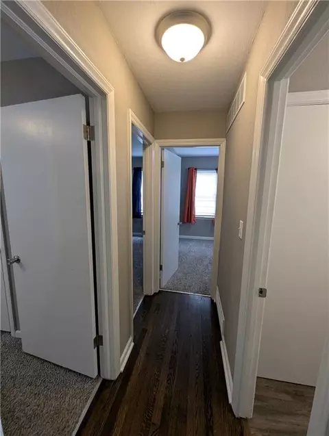 Entry Way - 9135 Richards Dr, Raytown, MO 64133 photo 4 of 5