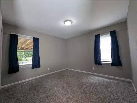 Bedroom - 9135 Richards Dr, Raytown, MO 64133 photo 7 of 9