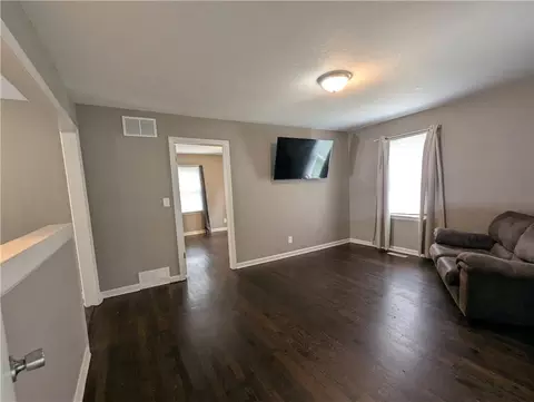 Living - 9135 Richards Dr, Raytown, MO 64133 photo 7 of 9